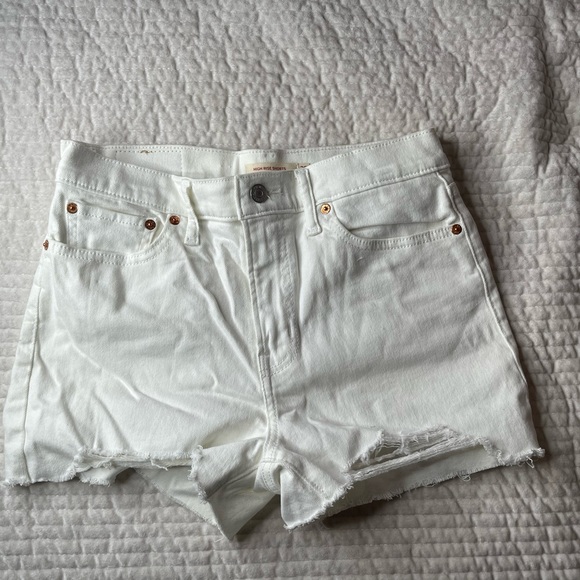 Levi's Pants - Levi high rise white shorts, size US29, never worn